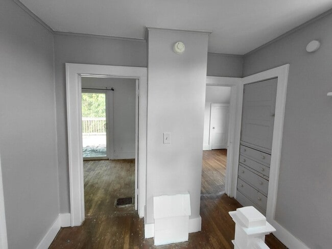 Building Photo - 13925 Cherrylawn St