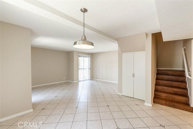 Building Photo - 569 Palm Dr