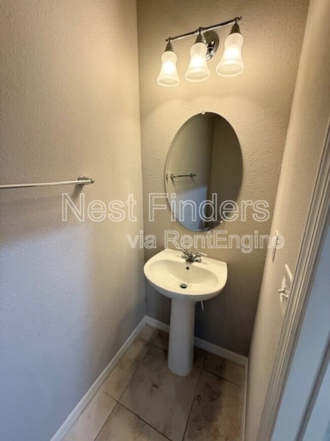 Building Photo - 7028 Buroak Ct