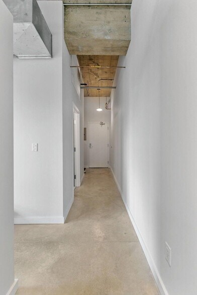 Building Photo - 901 N 3rd St