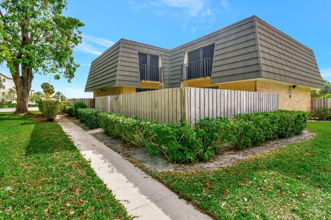 Building Photo - 311 3rd Way