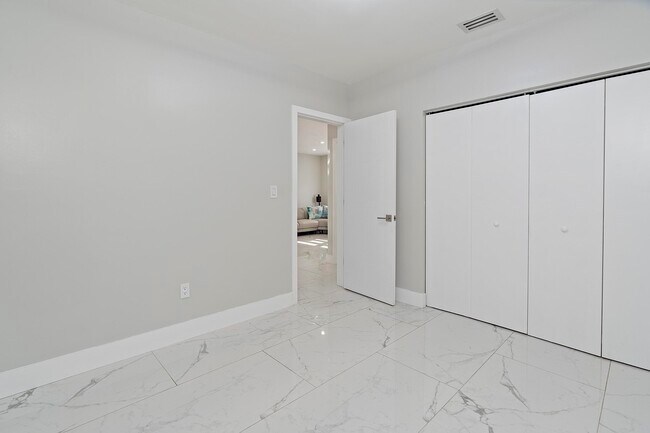 Building Photo - 2835 SW 103rd Ct