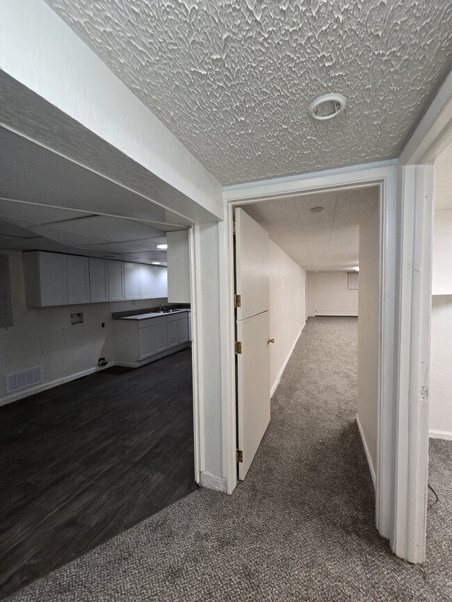 Building Photo - 714 S Fabrique Dr