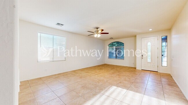 Building Photo - 43448 Askew Dr