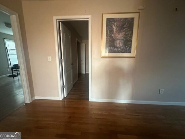 Building Photo - 61 Longwood Ct