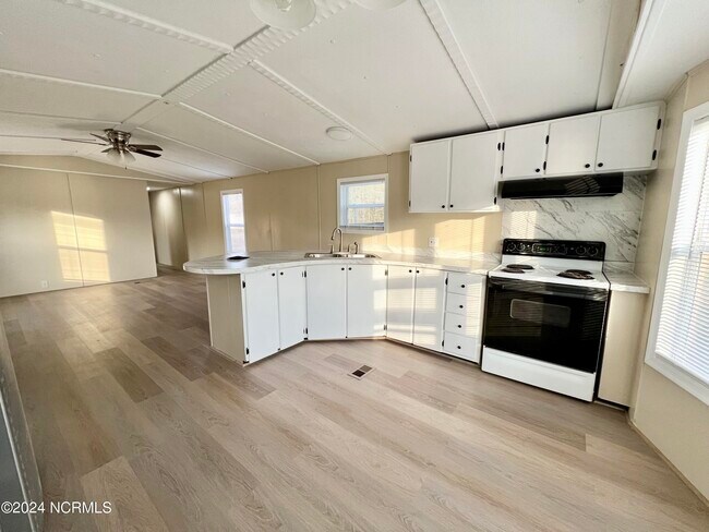 Building Photo - 1642 Virginia Rd