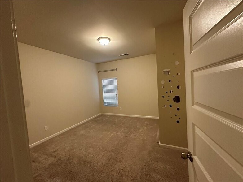 Building Photo - 376 Pernell Dr