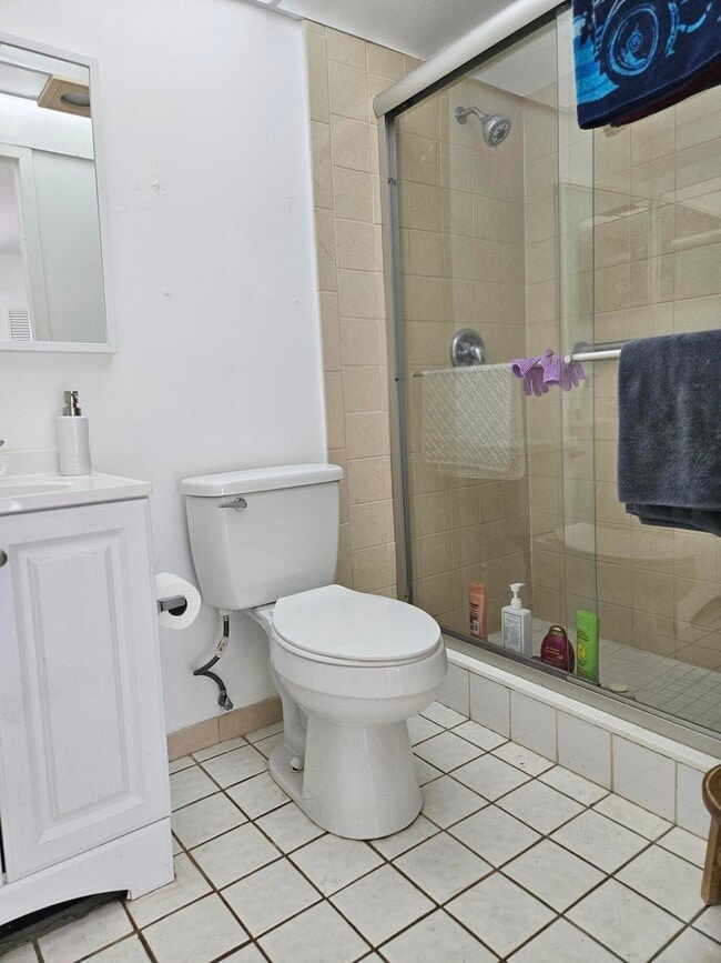 Building Photo - 743 Flanders Dr