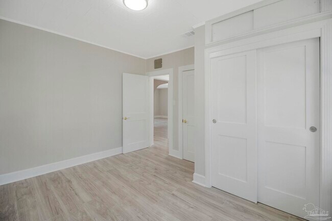 Building Photo - 1322 Wisteria Ave