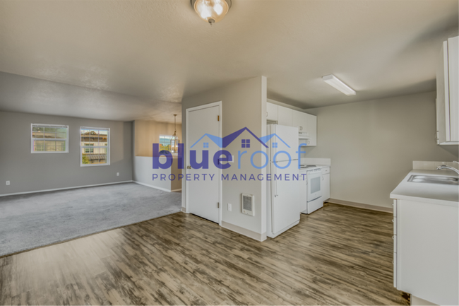 Building Photo - 615 N Elliott Road Unit C