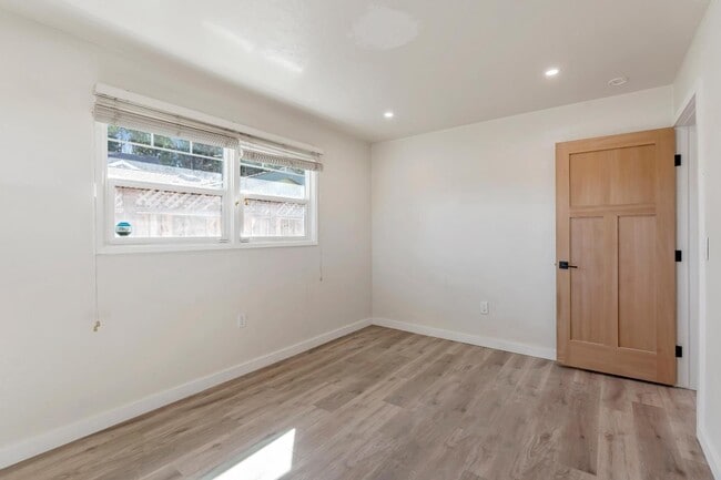 Building Photo - 2668 Quartz St