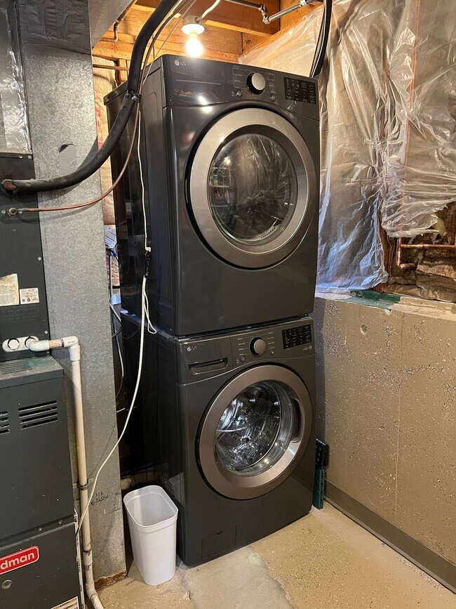 Building Photo - 206 Cypress Cir