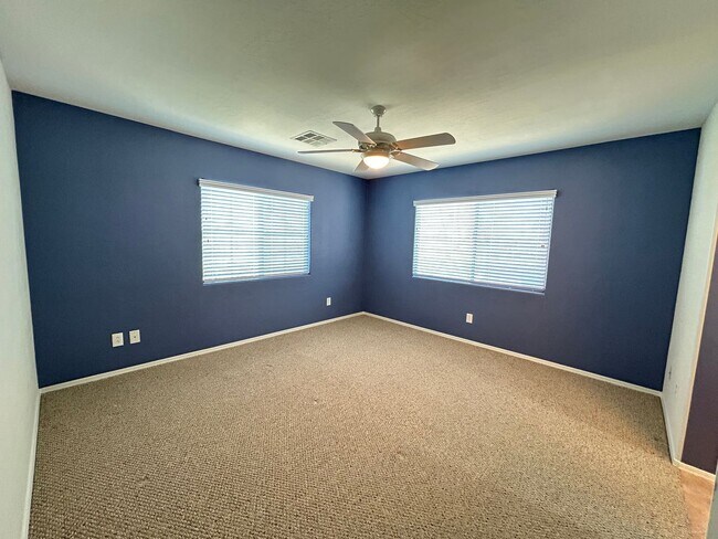 Building Photo - Gated 3-Bedroom 3-Bathroom Home in Southwest!