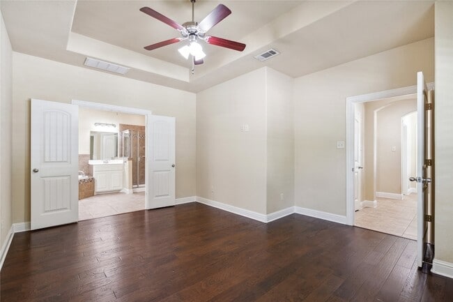 Building Photo - 4213 Pecan Bend Ln