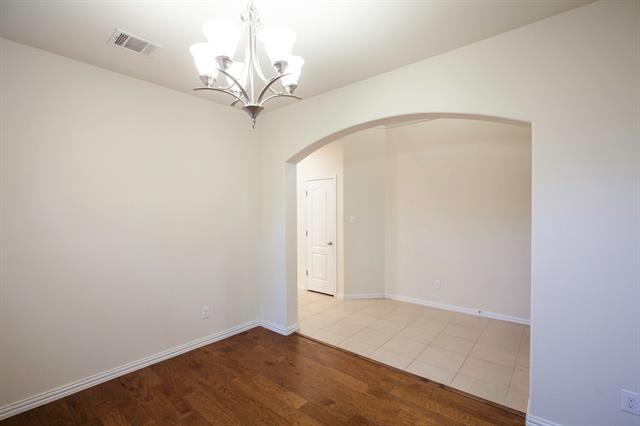 Building Photo - 5601 Fremont Dr