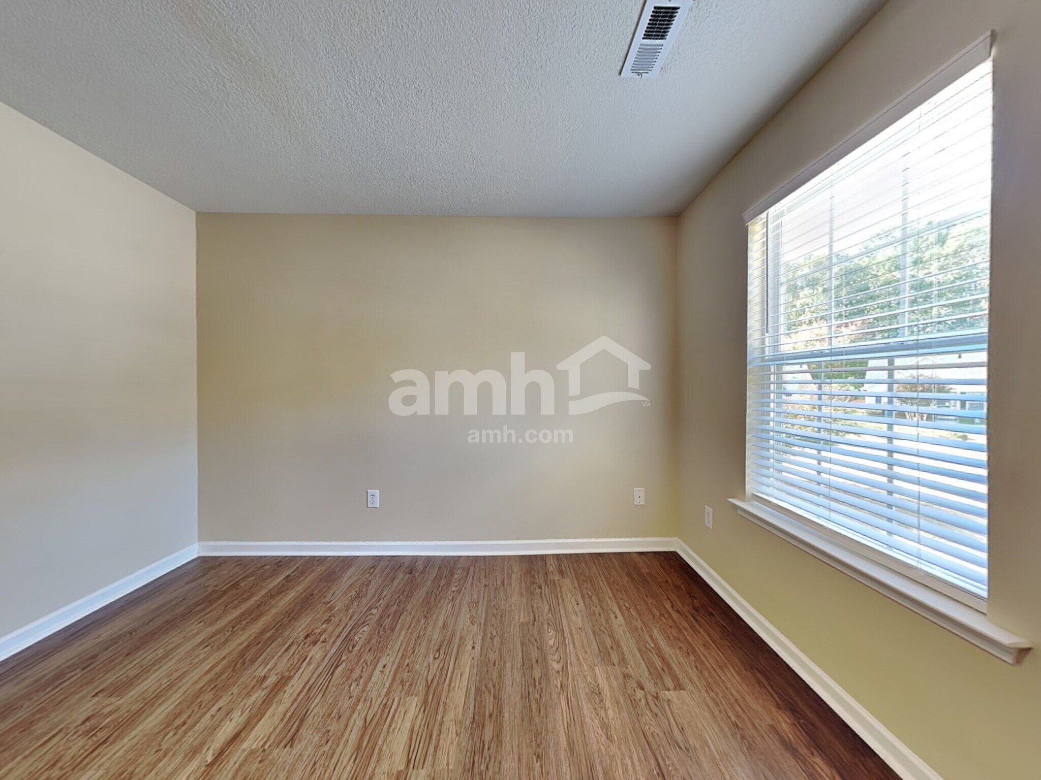 Building Photo - 122 Duraleigh Rd