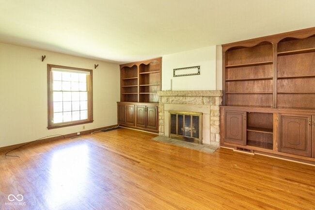 Building Photo - 6353 Riverview Dr