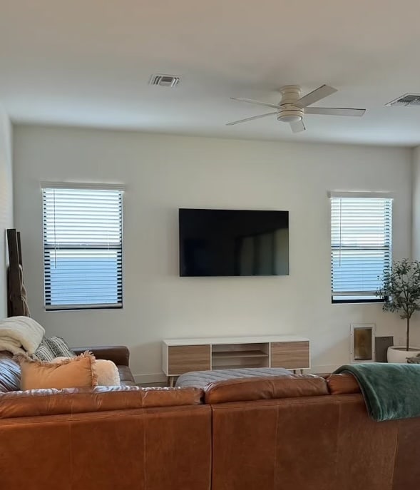 Living Room - 835 E Hopi Trl