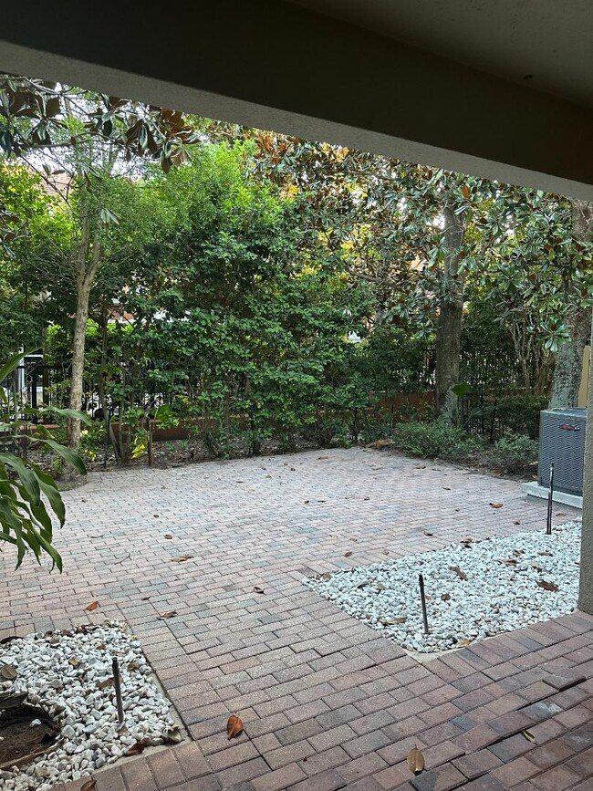 Building Photo - 7441 Regina Way