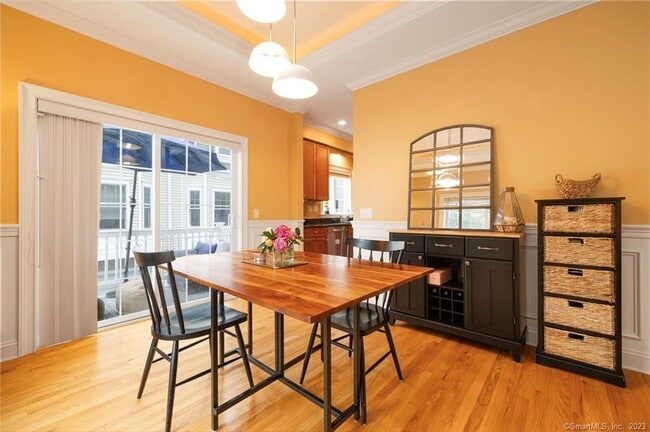 Building Photo - 160 Glenbrook Rd