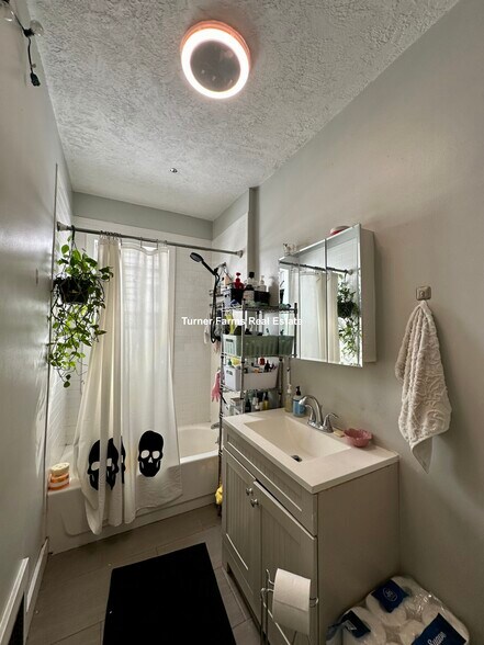 Building Photo - 23 Granite St