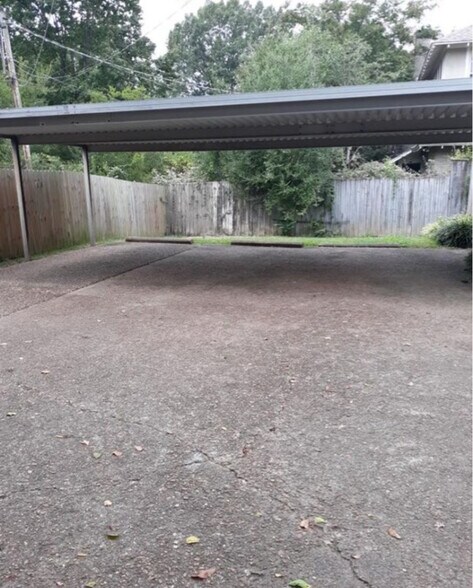 Building Photo - 1641 Forest Ave