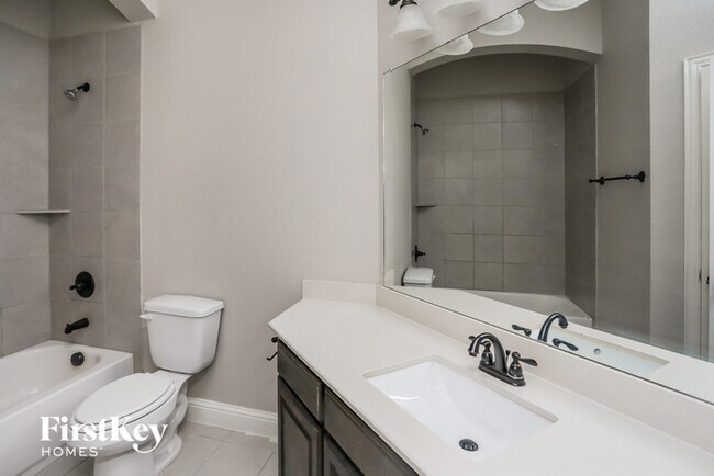 Building Photo - 317 Strait Ln