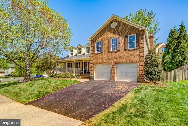 Building Photo - 13930 S Springs Dr