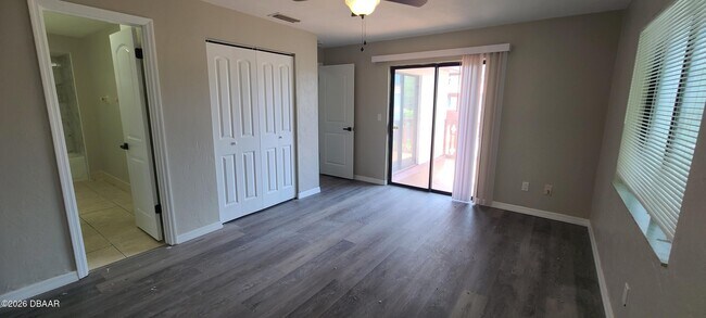 Building Photo - 2118 Oak Meadow Cir
