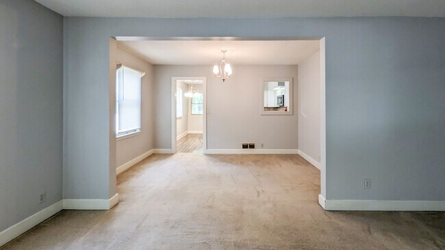 Building Photo - 3 Bedroom Home Preleasing for August 2026! Short Walk from Ball State's Campus! Updated & Spaciou...