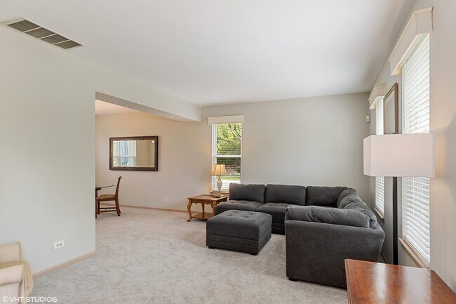 Building Photo - 1085 Red Clover Dr