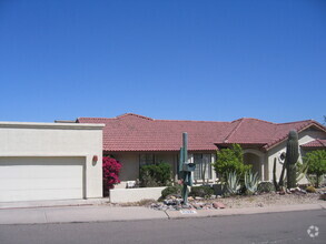 Building Photo - UNFURNISHED GREAT SINGLE FAMILY HOME