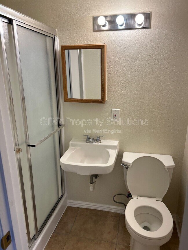 Building Photo - 401 14th St NW