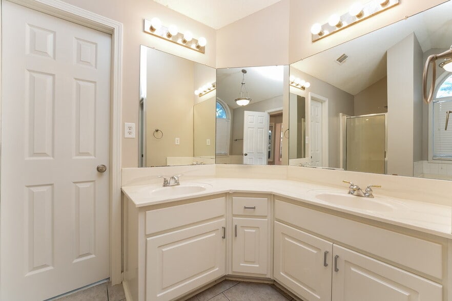 Building Photo - 2001 Reserve Pkwy