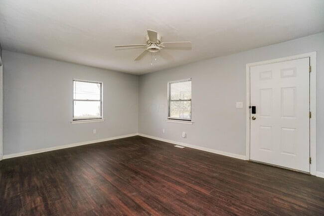 Building Photo - 3307 Eisenhower Rd