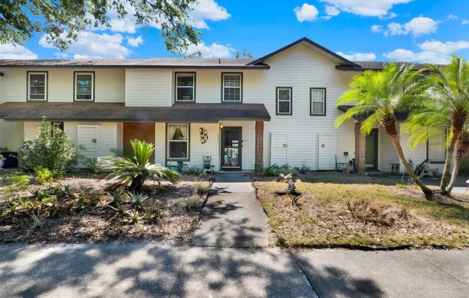 Primary Photo - 237 S Wilderness Pt