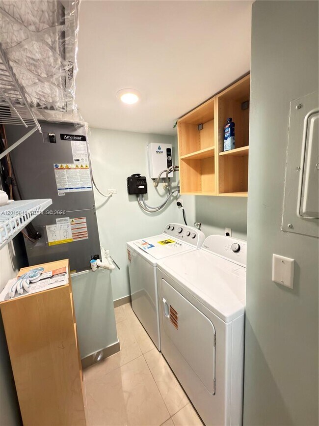 Building Photo - 8441 Forest Hills Dr