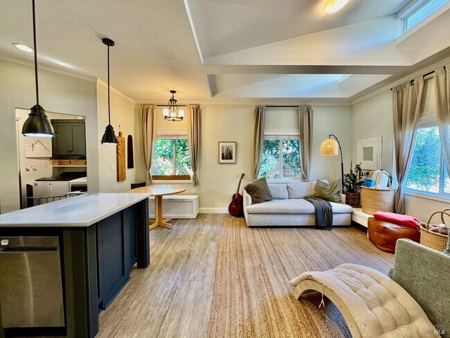 Building Photo - 1813 Fair Way