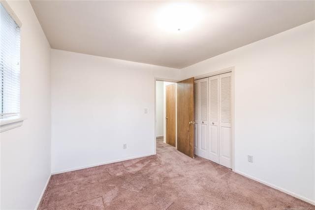 Building Photo - 2531 E Skelly Dr