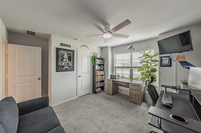 Building Photo - 104 Piping Rock Dr