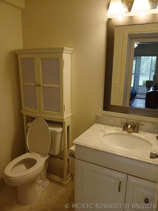 Building Photo - 92 Seville Dr