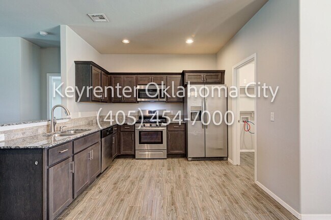 Building Photo - Modern Single Family Home in El Reno, OK!