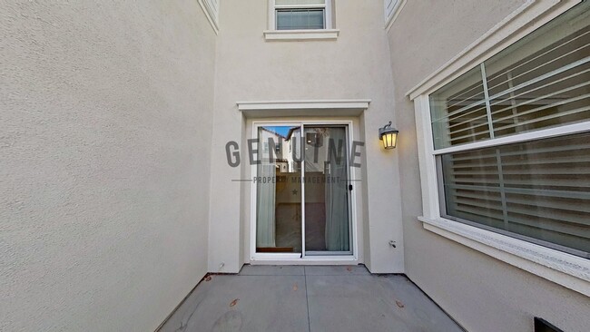 Building Photo - Gorgeous 3 Bedroom Townhouse in Ladera Ranch!