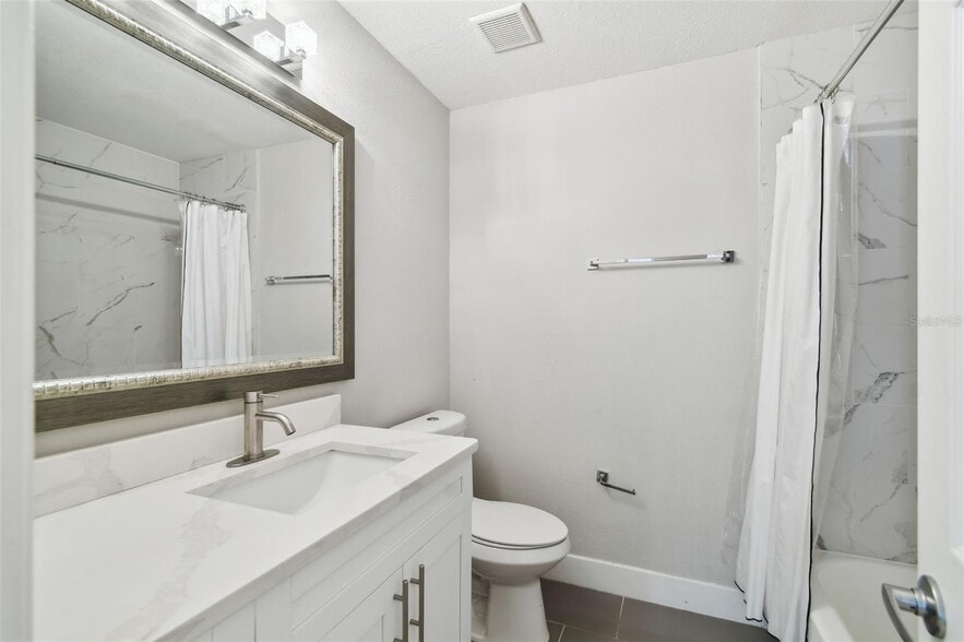 Building Photo - 4203 W Cleveland St