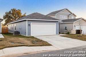 Building Photo - 14666 Emerio Dr