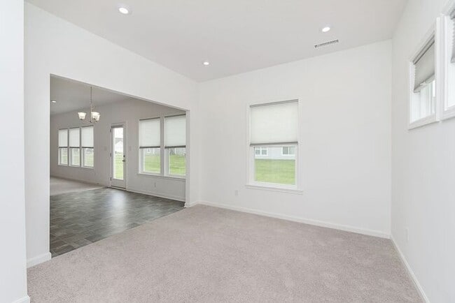 Building Photo - Awesome 5 Bedroom In Great McCordsville Lo...