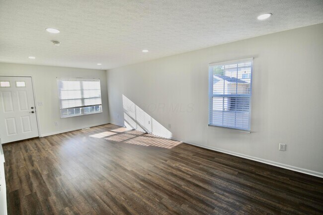 Building Photo - 8330 Bruntsfield Rd