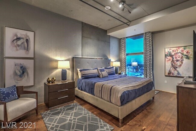 Building Photo - 353 E Bonneville Ave