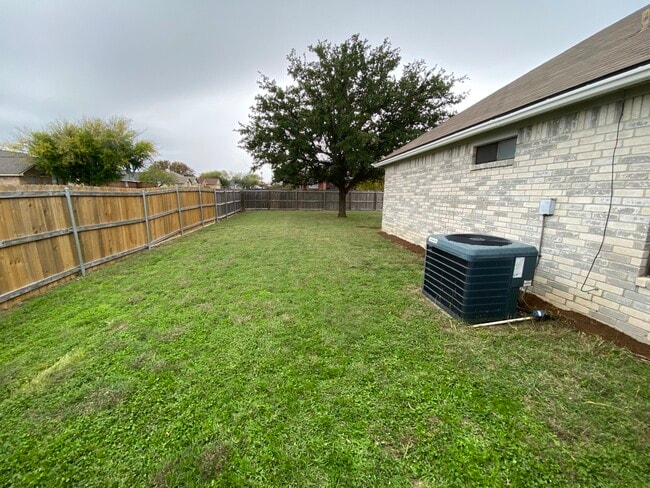 Building Photo - 5009 Chad Dr