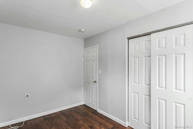 Building Photo - 27 Apollo Ln